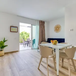  Apartment Homeforguest Moderno Con Piscina En