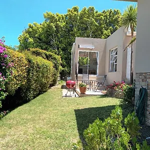 https://sea-cottage.hotels-capetown.com